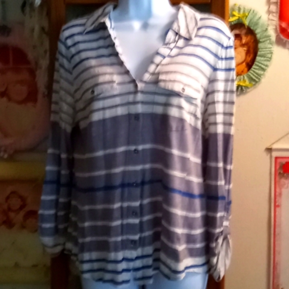 Button Down, Gray, White & Blue, Striped Shirt with Adjustable Sleeeves💙